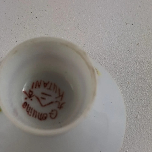 Genuine Kutani Sake Bottle & 1 cup Floral Accents - Picture 4 of 7